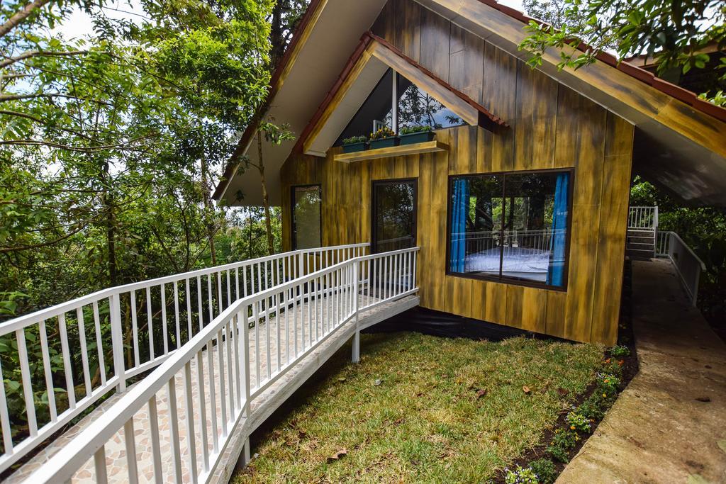 Arenal Waterfall Lodge Bagian luar foto